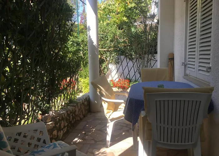 Lucia Apartman Pag Town