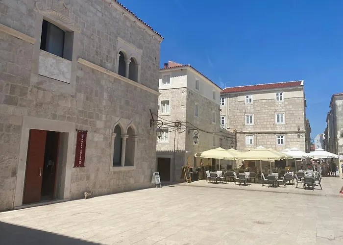 Lucia Pag Town